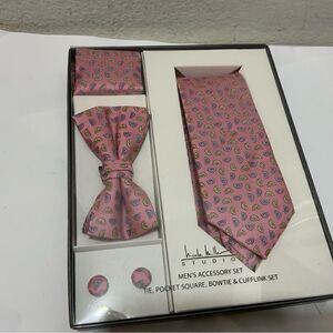 Nicole miller tie and accessories